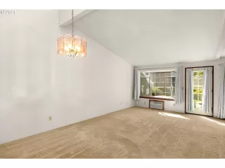 Photo #3: 21352135 Listing