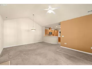 Photo #5: 21352166 Listing 