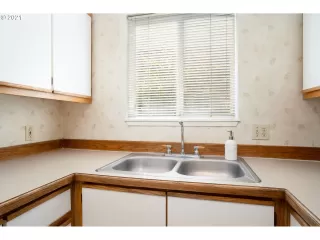 Photo #4: 21352566 Listing