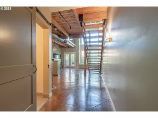 Photo #3: 21352569 Listing