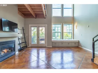 Photo #6: 21352569 Listing