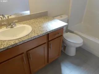 Photo #5: 21353367 Listing