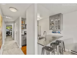 Photo #5: 21353488 Listing 