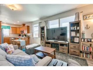 Photo #5: 21354365 Listing