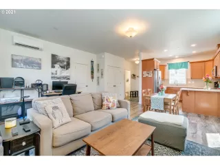 Photo #6: 21354365 Listing