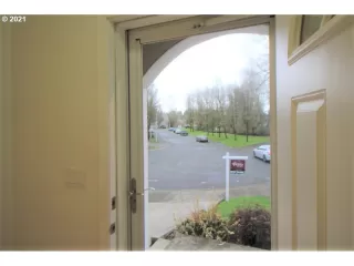 Photo #6: 21354455 Listing