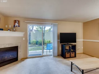 Photo #6: 21355068 Listing