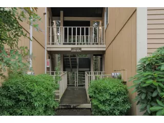 Photo #2: 21356484 Listing 
