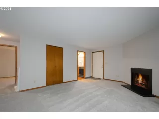 Photo #5: 21356484 Listing 