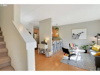 Photo #4: 21357547 Listing 