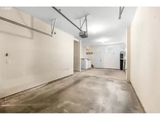 Photo #3: 21357617 Listing