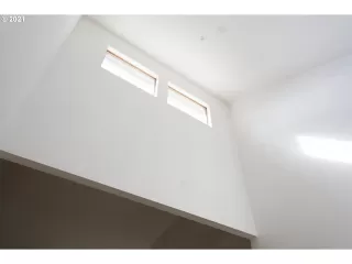 Photo #2: 21357628 Listing