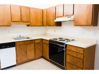 Photo #6: 21357628 Listing