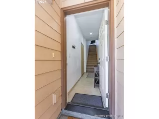 Photo #1: 21359085 Listing