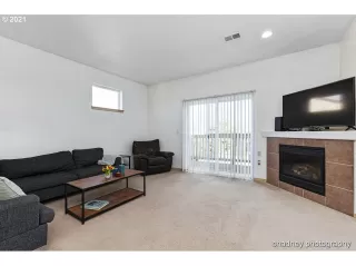 Photo #2: 21359085 Listing