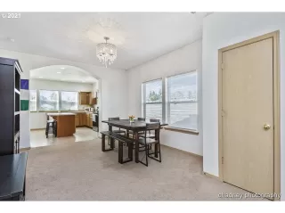 Photo #4: 21359085 Listing