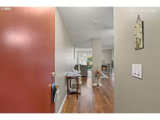 Photo #3: 21359093 Listing 