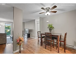 Photo #5: 21359093 Listing 