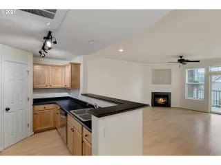 Photo #5: 21359827 Listing