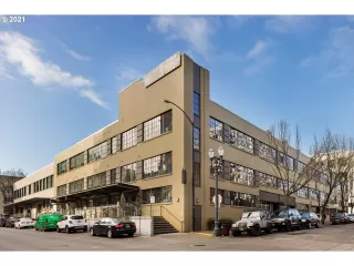 More Details about MLS # 21360300 : 323 NW 13TH AVE 404