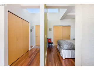 Photo #2: 21360300 Listing