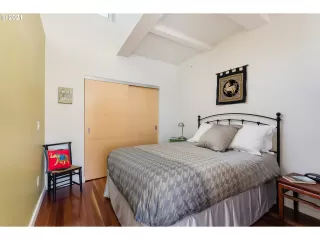 Photo #3: 21360300 Listing