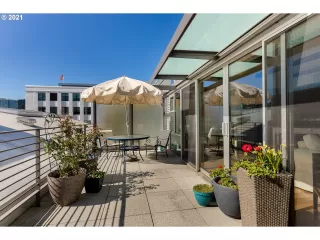 Photo #6: 21360300 Listing