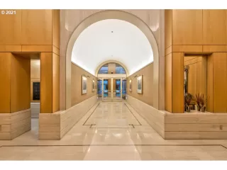 Photo #3: 21360359 Listing