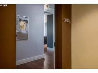 Photo #2: 21360783 Listing