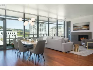 Photo #3: 21360783 Listing