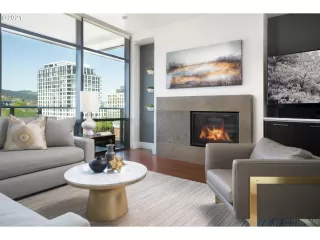 Photo #4: 21360783 Listing