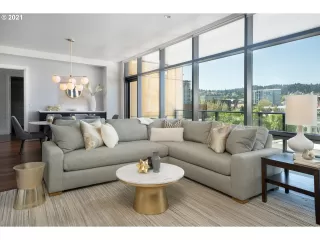 Photo #5: 21360783 Listing