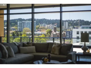 Photo #6: 21360783 Listing