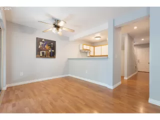 Photo #4: 21361389 Listing