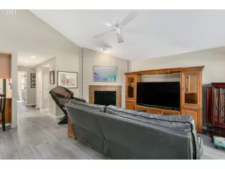 Photo #6: 21361731 Listing