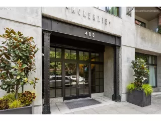 Photo #2: 21362198 Listing 