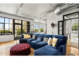 Photo #5: 21362198 Listing 