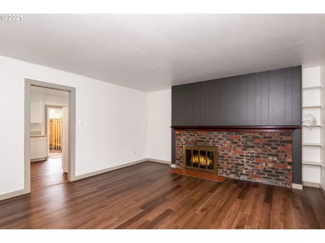 MLS: 21362283 Condo For Sale