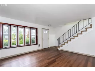 Photo #2: 21362283 Listing 