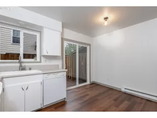 Photo #3: 21362283 Listing 