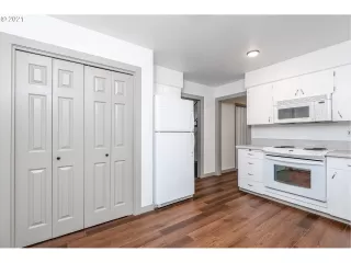 Photo #4: 21362283 Listing 