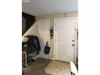 Photo #4: 21362720 Listing