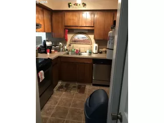 Photo #5: 21362720 Listing