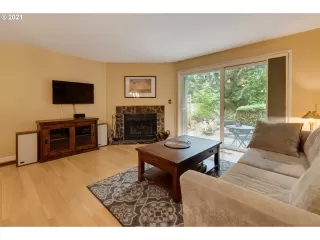 Photo #2: 21362908 Listing 