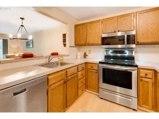 Photo #6: 21362908 Listing 