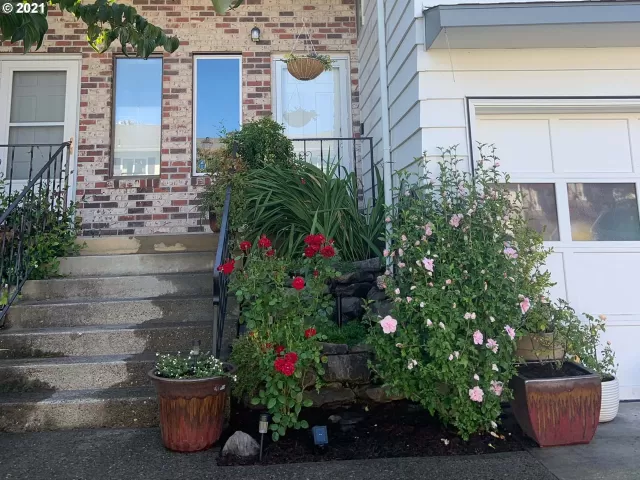 MLS: 21363395 Condo For Sale