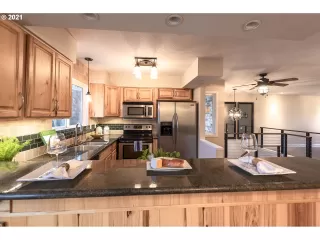 Photo #4: 21363395 Listing