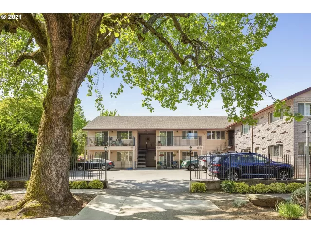 MLS: 21363520 Condo For Sale