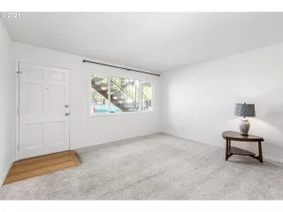 Photo #5: 21363520 Listing 