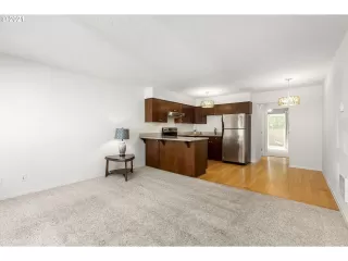 Photo #6: 21363520 Listing 